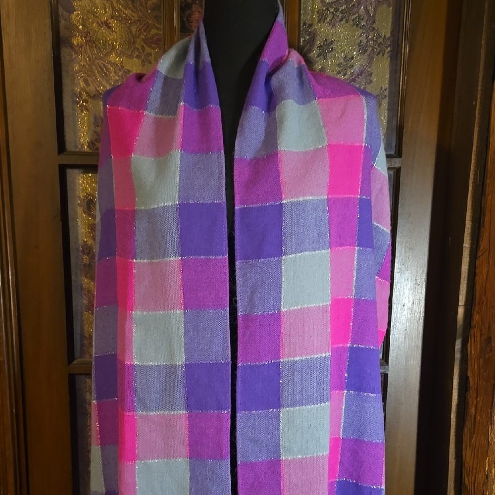 Checkered Scarf/Shawl with a Vibrant Color Palette in Shades of Purples & Pinks